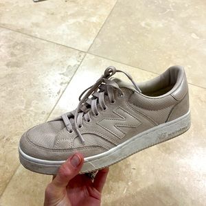 New balance court shoes size 8.5